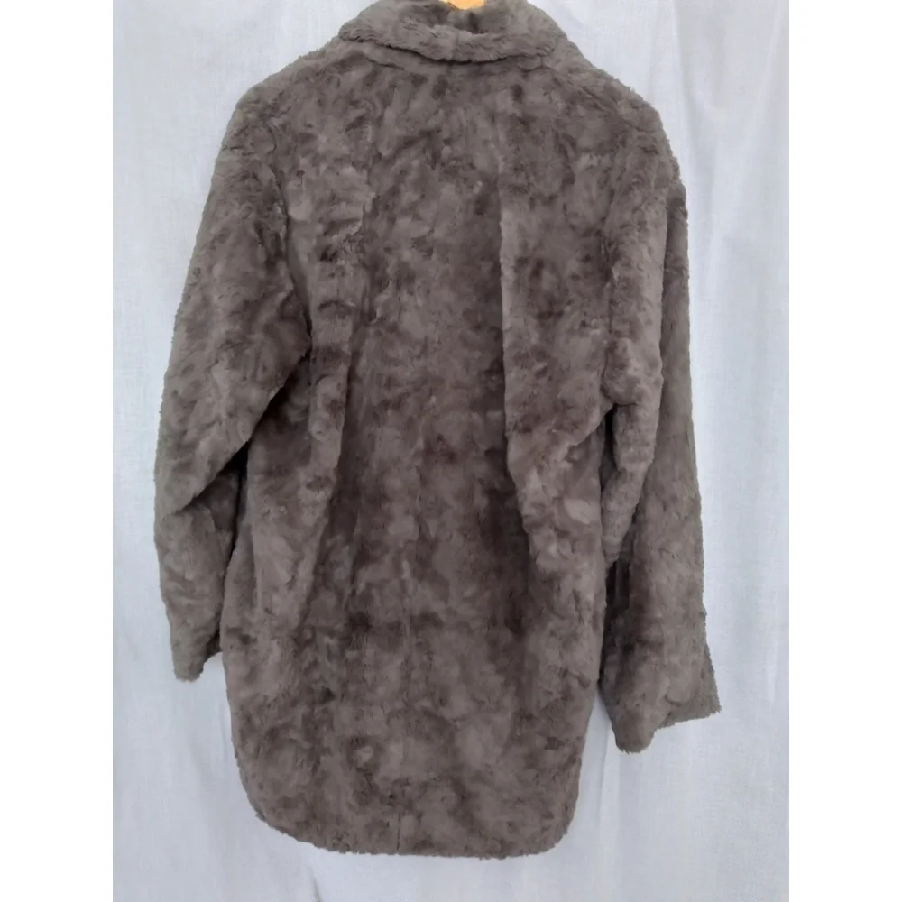ASTR The Label Faux Fur Coat - Picture 3 of 6
